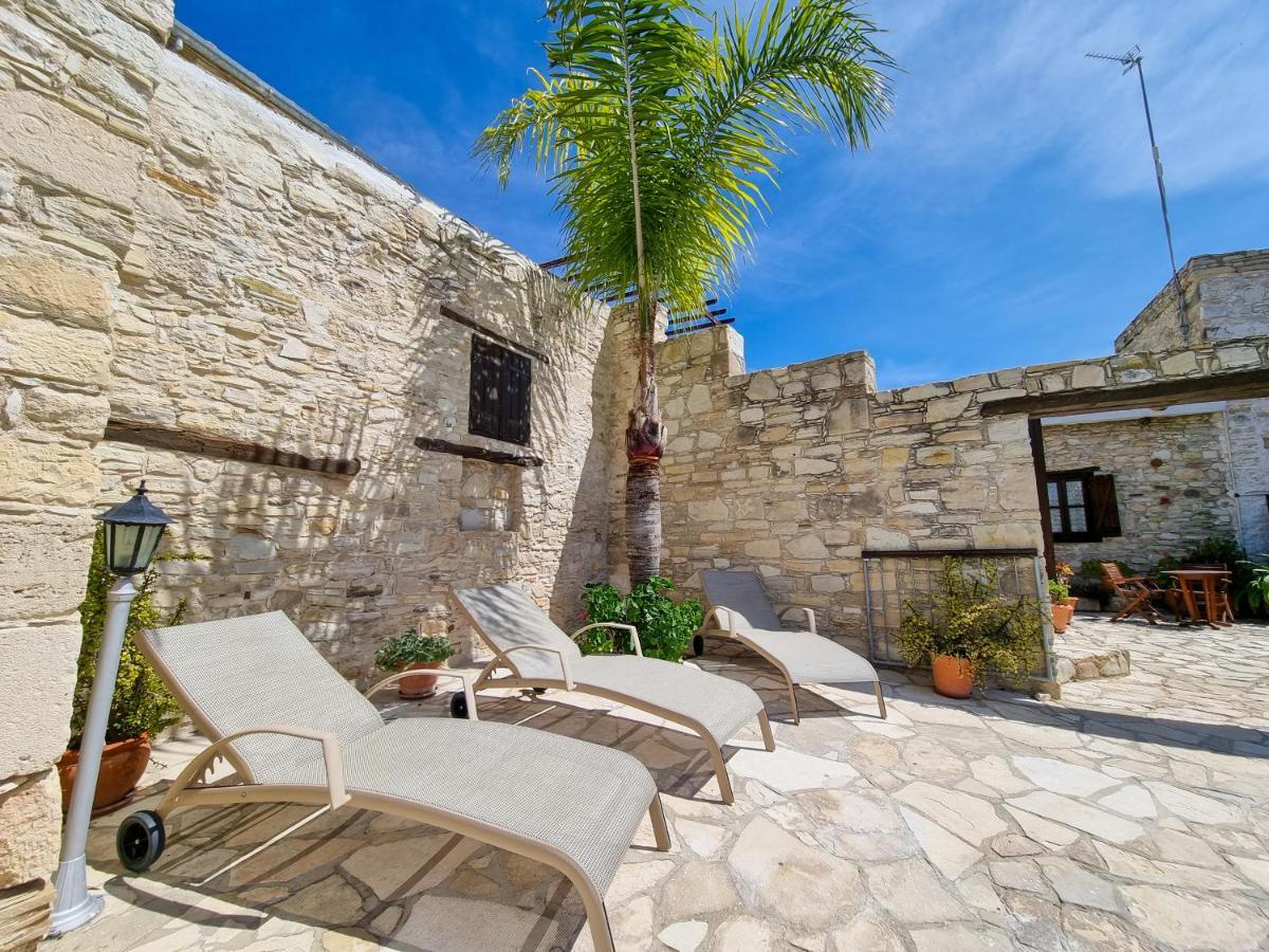 Aphrodite'S Pool Retreat Skarinou Exterior photo