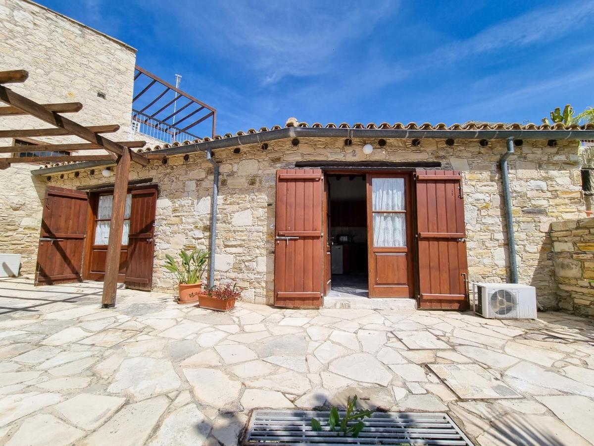 Aphrodite'S Pool Retreat Skarinou Exterior photo