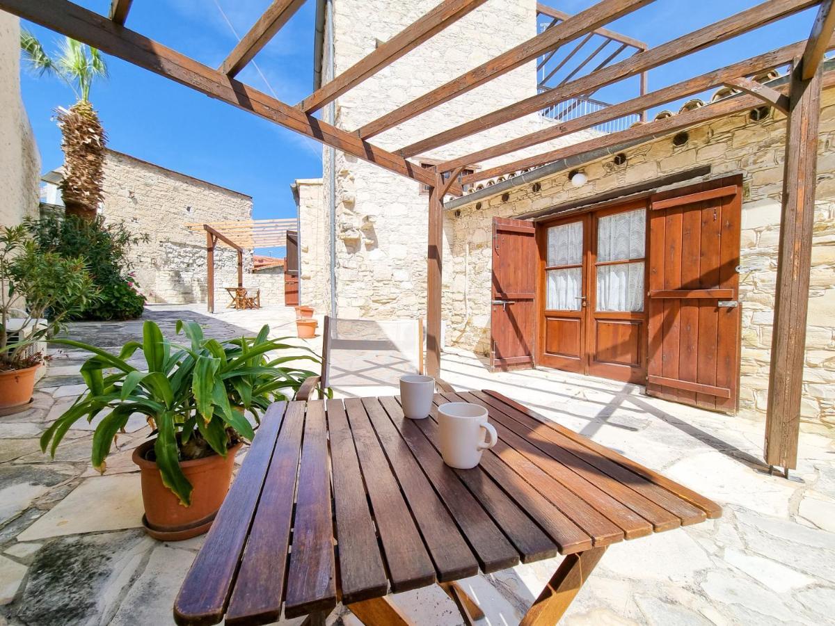 Aphrodite'S Pool Retreat Skarinou Exterior photo